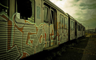 Train graffiti cityscape night sky - graffiti art free wallpaper