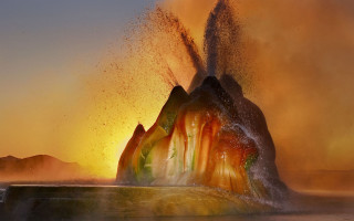 Rock water dust landart sculpture - a large rock free wallpaper