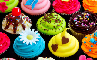 Colorful cupcakes frosting decorations black - food photography free wallpaper for desktop