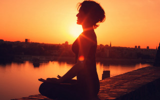 Woman dock sunset cityscape backlighting - figurativism free wallpaper