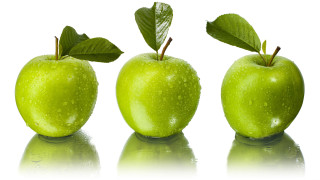 Three green apples leaves water 2 - a green leaf free wallpaper