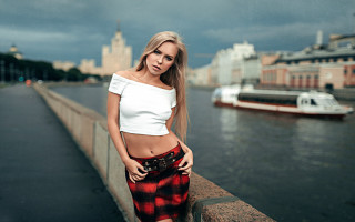 Bridge woman blonde urban fashion - a boat in the background free wallpaper