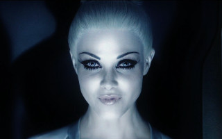 Woman white hair creepy makeup - a creepy look free wallpaper for desktop