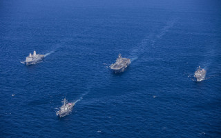 Ships ocean sky bubbles fish - a few smaller one free wallpaper