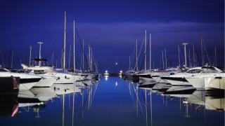 Boats night waterlights sails berndfasching - the light free wallpaper