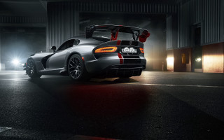 Sports car parking garage night - a sports car free wallpaper for desktop