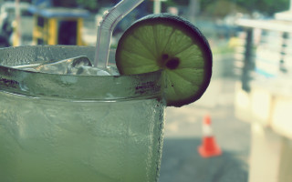 Limeade lime slice straw ice - summer free wallpaper