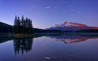 Mountain range reflection night stars - astrophotography free wallpaper for desktop