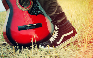 Person field guitar cellphone grunge - grunge free wallpaper