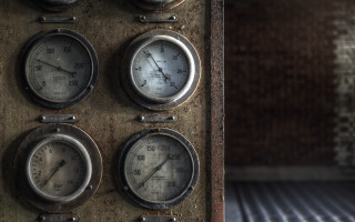 Gauges metal panel stripes tiled - wall behind free wallpaper