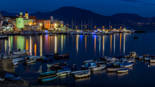 Harbor boats night mountains city - carlo carlone free wallpaper