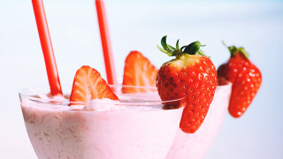 Strawberry milkshake glasses berries cake - a couple of glasses free wallpaper