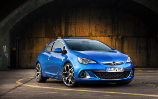 Blue car parking lot tunnel - a tunnel free wallpaper