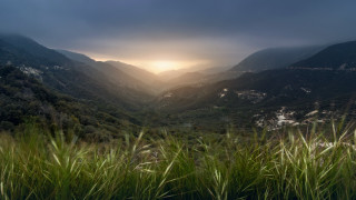 Valley mountains sunset clouds lake - the background and a sun free wallpaper
