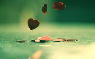 Heart floating coins flower green - a flower free wallpaper for desktop