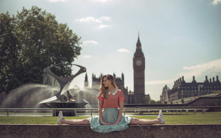 Girl wall clock tower fountain - a fountain in the background free wallpaper