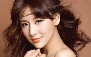 Woman tiara smile realistic painting - a tiara free wallpaper