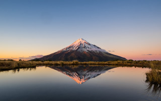 Mountain lake sunset clouds reflection 2 - a sunset in the background free wallpaper for desktop