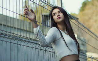 Woman fence sky honeycomb fashion - the fence free wallpaper