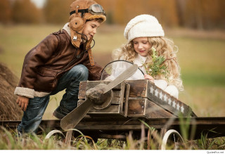 Boy girl train cart plant - a boy and a girl free wallpaper
