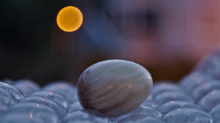 White ball glass pile building - a white ball free wallpaper