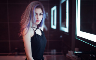 Ayshia taskin purple haired bathroom - purple hair free wallpaper for desktop