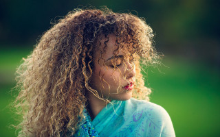 Curly haired woman blue shirt - alexis simon belle free wallpaper for desktop