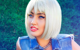 White haired woman blue jean - a grassy area free wallpaper