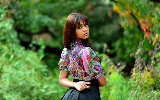 Garden woman colorful shirt black - black skirt free wallpaper for desktop