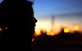 Woman profile sunset cityscape bokeh - fiona stephenson free wallpaper