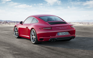 Red porsche 9112 mountains blue - a parking lot free wallpaper