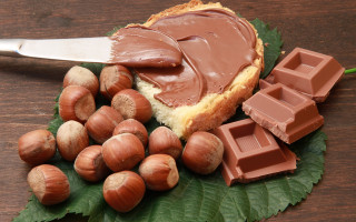 Bread chocolate nuts leaf knife - nuts free wallpaper