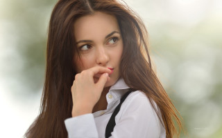 Woman longhair tie posing portrait - long hair and a tie free wallpaper