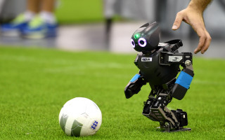Robot soccer field blurry depth - les automatiste free wallpaper