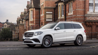 White mercedes benz detailed cityscape 2 - free cars wallpaper