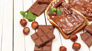 Bread chocolate spread nuts white - a white table free wallpaper