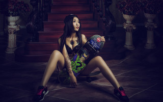 Woman sitting skateboard hat fashion - her hand and a hat free wallpaper