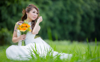 Woman white dress bouquet sitting - chizuko yoshida free wallpaper