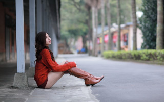 Woman sitting urban bokeh cosplay - the sky free wallpaper for desktop