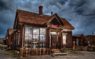 Wooden house cloudy sky architecture - a few window free wallpaper