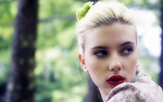 Woman greenflower redlips woods cosplay - a green flower free wallpaper