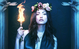 Woman torch flower crown flame - a flower crown free wallpaper for desktop