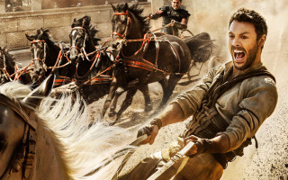 Man riding horse carriage city - imax 70 mm footage free wallpaper for desktop