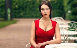 Woman red dress park portrait - a red dress free wallpaper
