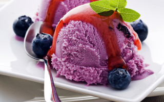 Ice cream plate blueberries spoon 2 - a spoon free wallpaper
