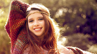 Young girl knitted hat scarf - a young girl free wallpaper