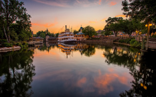 Lake dock boat sunset reflection - a boat free wallpaper for desktop