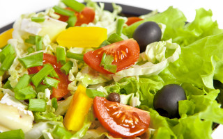 Salad lettuce tomatoes olives cheese - tomato free wallpaper