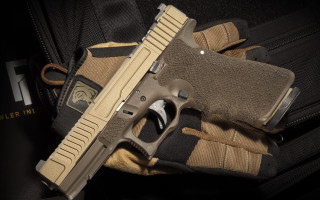 Gun glove logo precisionism stipple - a stipple free wallpaper