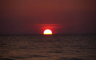 Sunset ocean red sky sun - free sunset wallpaper
